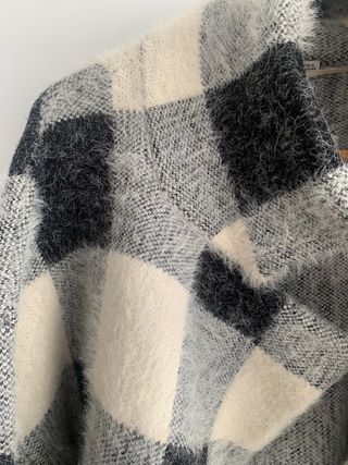 Abrigo cuadros oversize Mango Talla S