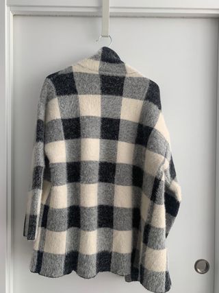 Abrigo cuadros oversize Mango Talla S