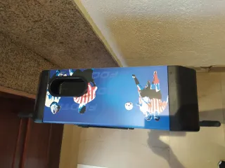 Futbolín de mesa azul