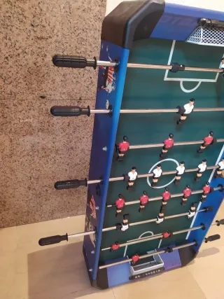 Futbolín de mesa azul