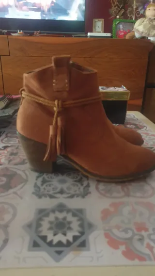 Botines camel tacón talla 38