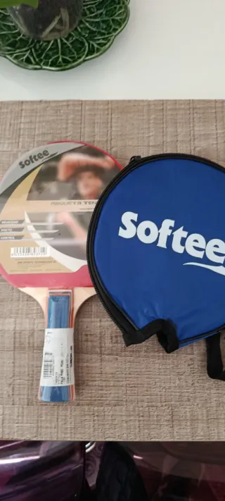 Pala de ping pong Softee con funda