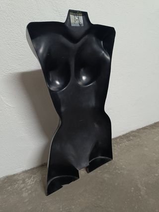 Busto silueta mujer negro