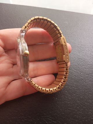 Reloj Marea Correa Extensible Dorado y Rojo
