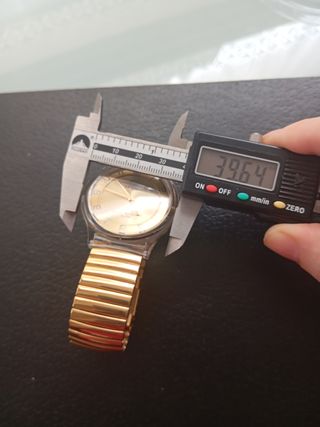 Reloj Marea Correa Extensible Dorado y Rojo