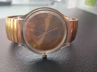 Reloj Marea Correa Extensible Dorado y Rojo