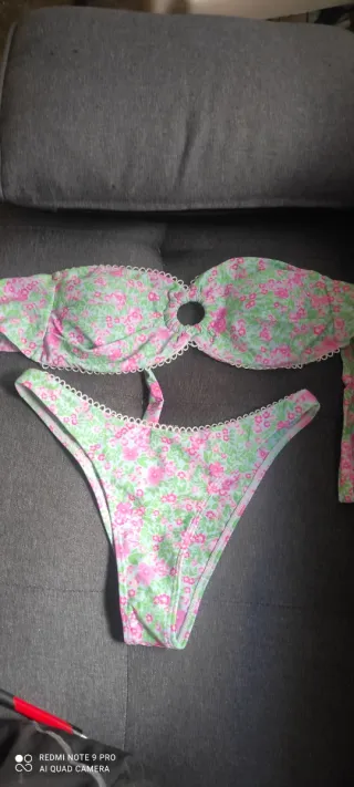 Bikini floral verde y rosa