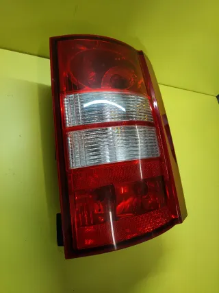 PILOTO TRASERO DERECHO CHRYSLER VOYAGER