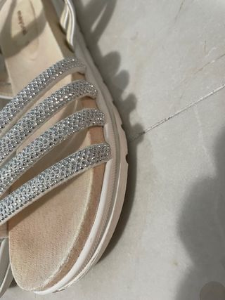 Sandalias Mayoral blancas con brillantes 