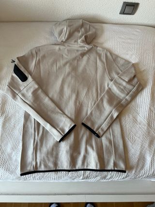Chaqueta Nike Tech Fleece Beige