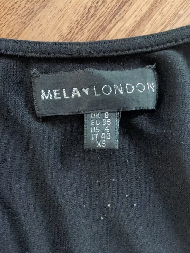 Tuta elasticizzata nera