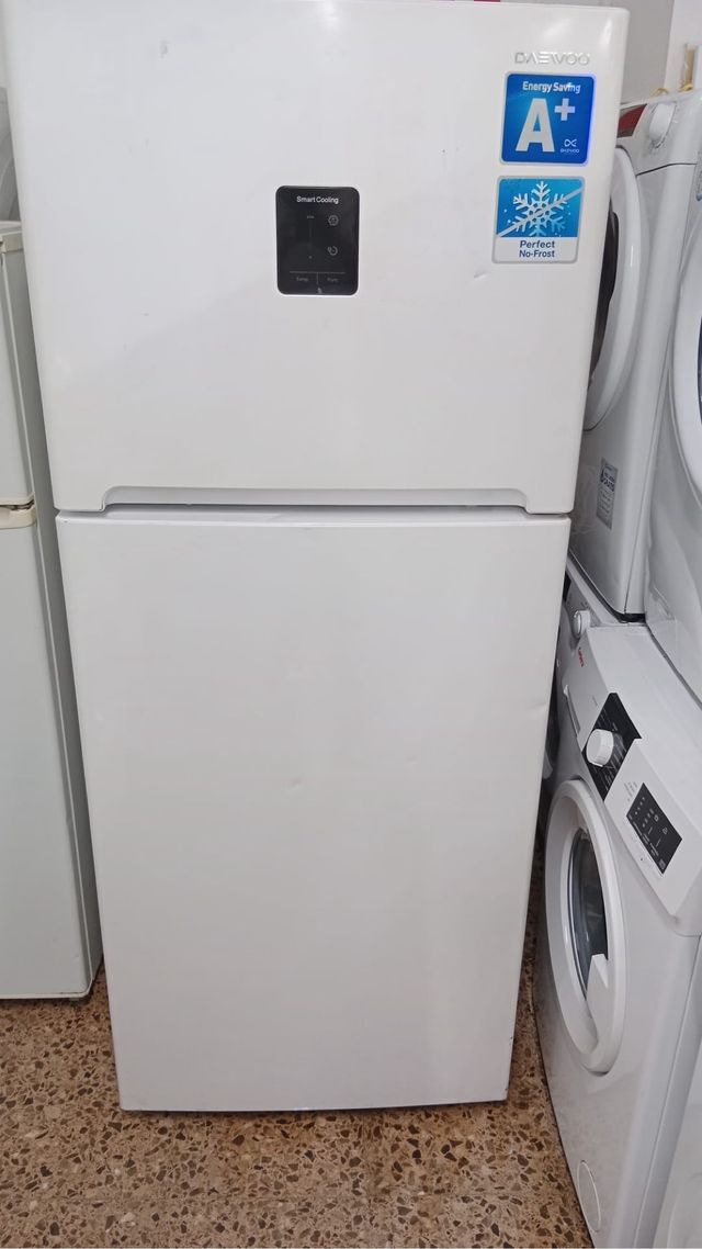 Nevera Daewoo 70cm ancho con garantía