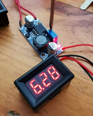 CIRCUITO Reductor Voltaje regulable potenciómetro