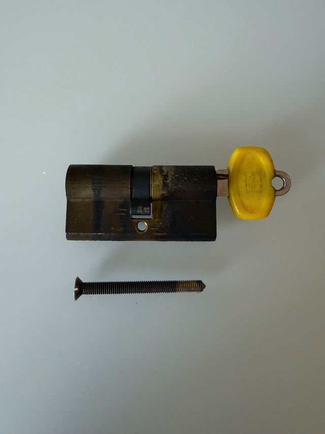 Bombillo seguridad con llave