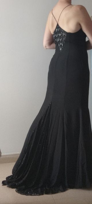 Vestido fiesta largo 
negro con perlas L
