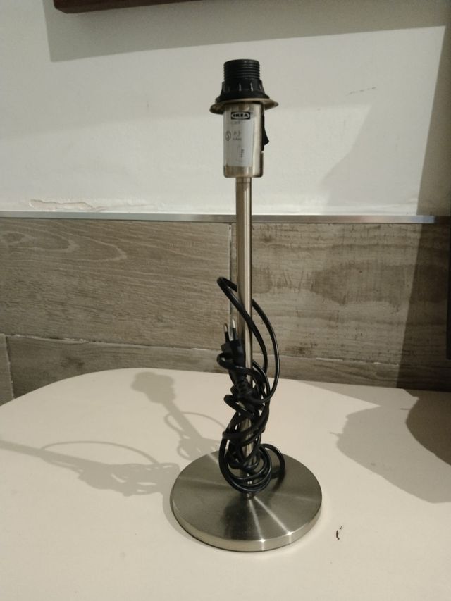 Lámpara de mesa IKEA