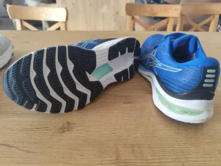 Bambas Asics Gel Kayano 28

