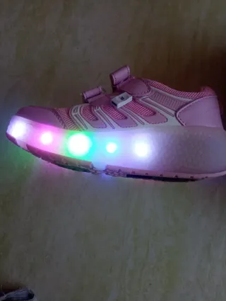 Zapatillas Patín con Luces Niña Rosa talla 34
