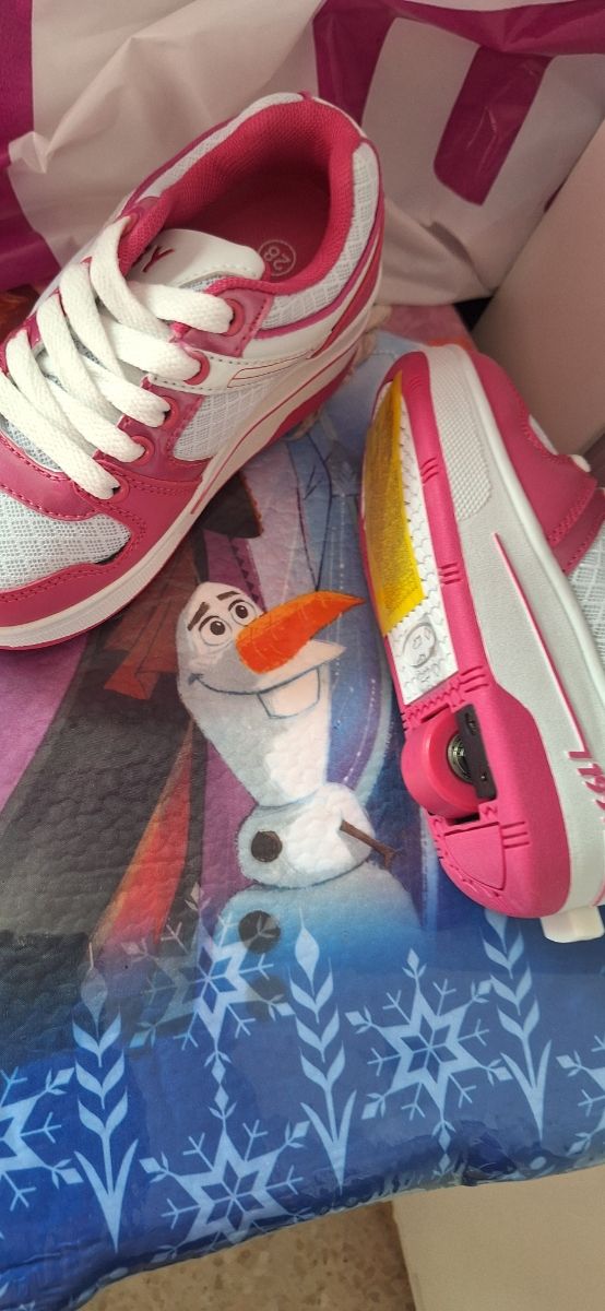 Botitas deportivas con ruedas Talla 32