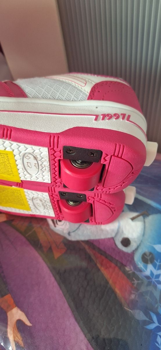 Botitas deportivas con ruedas Talla 32