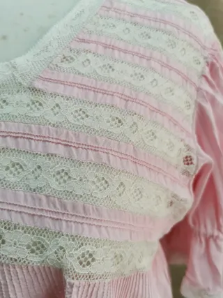 Antiguo Vestido  rosa en rayón y encaje  romántico