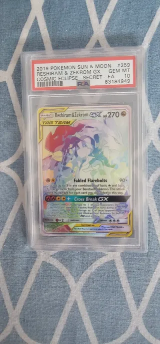 Pokemon Reshiram y Zekrom GX PSA 10