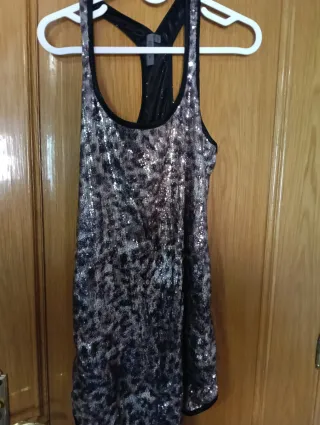 Vestido fiesta lentejuelas plateadas da poca talla