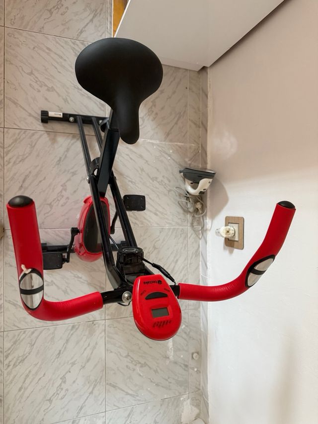 Bicicleta Estática Roja