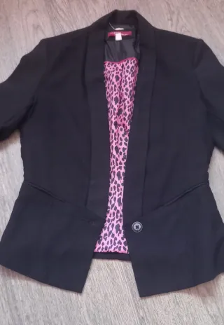 Americana corta Bershka negra Talla S