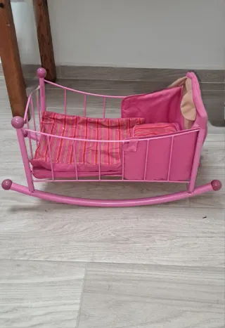 Cuna para muñeca.