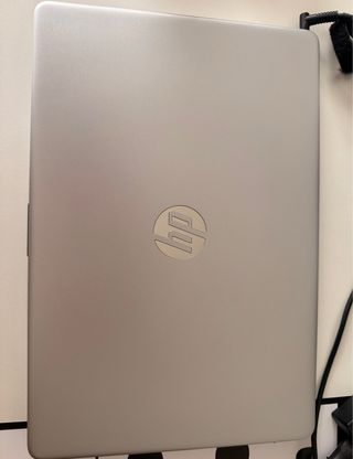 Portátil HP Ryzen 7 5700u 8GB RAM