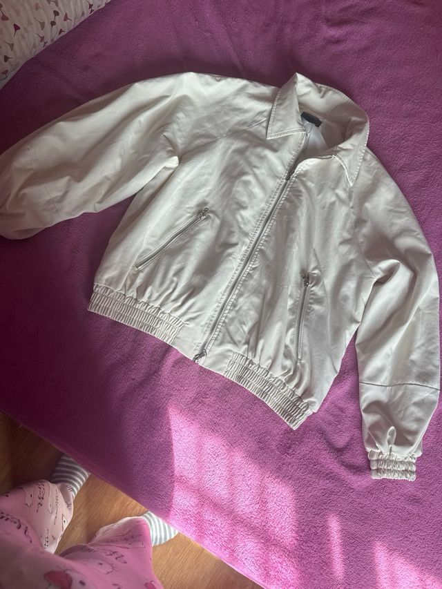 Chaqueta bomber blanca