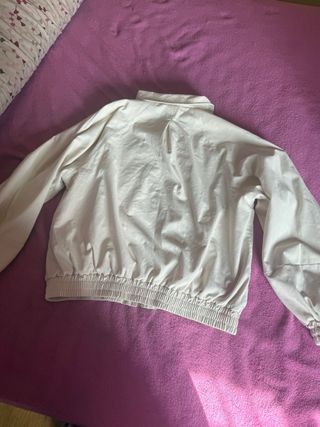 Chaqueta bomber blanca