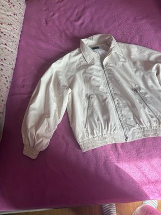 Chaqueta bomber blanca