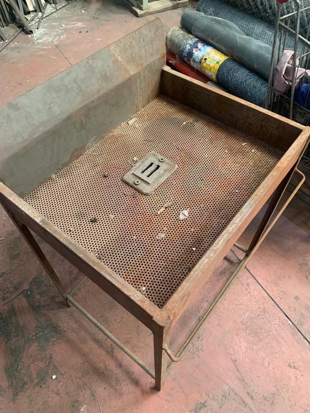 Fragua con motor soplador eléctrico