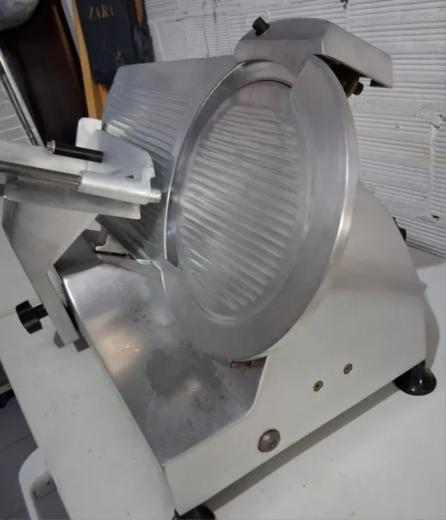 Cortadora de embutidos profesional