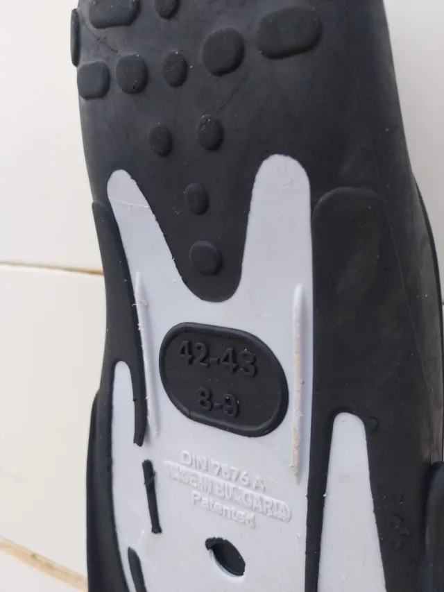 Una aleta Mares Volo Race