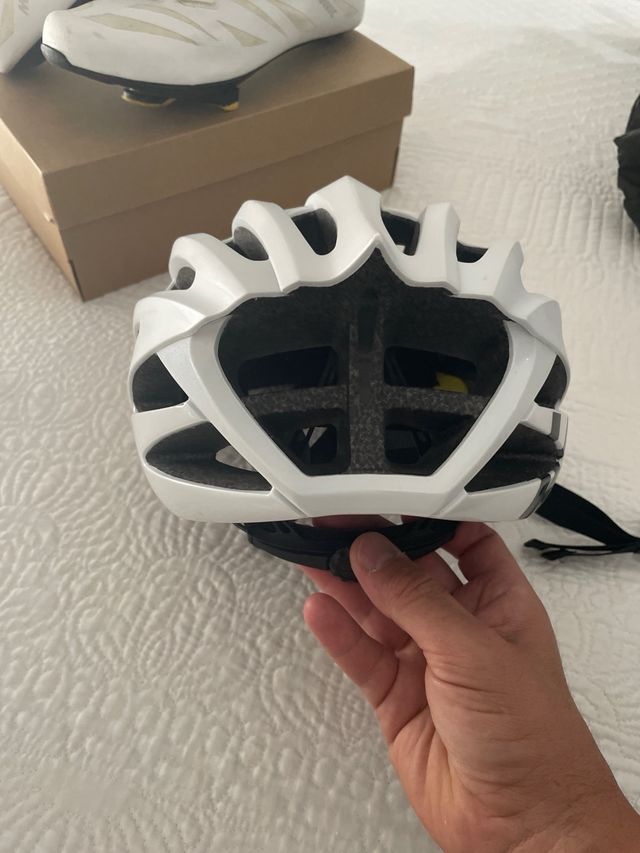 Casco Talla L y Zapatillas Mavic Talla 44