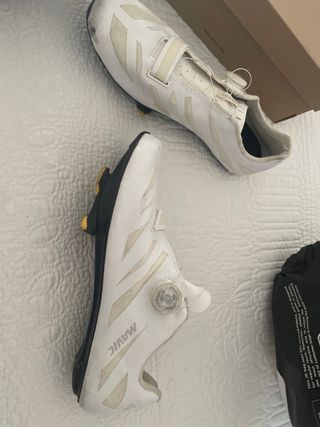 Casco Talla L y Zapatillas Mavic Talla 44