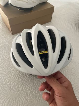 Casco Talla L y Zapatillas Mavic Talla 44