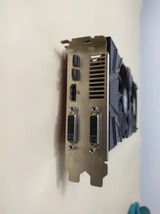 Club 3D HD6950 2GB GDDR5 Tarjeta Gráfica