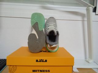 Nike LeBron Witness 7 Gris/Verde
