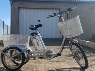 Triciclo Eléctrico 3 Ruedas con Cestas 25km/h max.