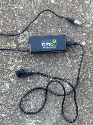 Triciclo Eléctrico 3 Ruedas con Cestas 25km/h max.