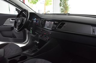 Kia Niro 1.6 GDi PHEV 104kW (141CV) Drive