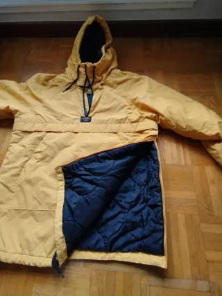 Chaqueta canguro Pull&Bear amarilla y negra