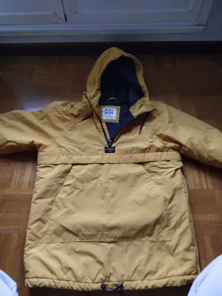 Chaqueta canguro Pull&Bear amarilla y negra