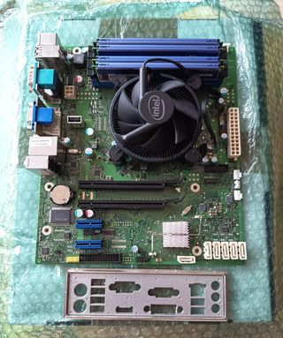 Placa Base Fujitsu D3222- Intel i5-4440 8GB RAM