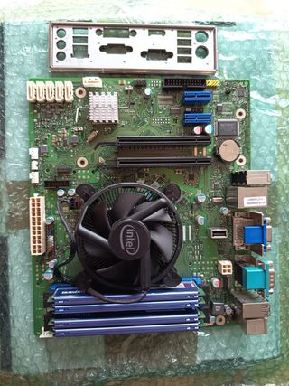 Placa Base Fujitsu D3222- Intel i5-4440 8GB RAM