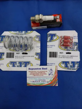 Kit Muelle TJT + Bujía Champion Derbi Variant